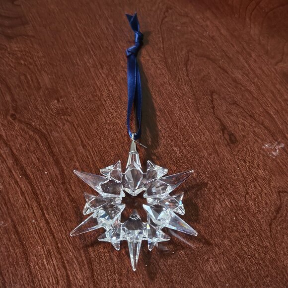 2007 NIB SWAROVSKI CRYSTAL LARGE ANNUAL SNOWFLAKE CHRISTMAS HOLIDAY ORNAMENT - Picture 2 of 9